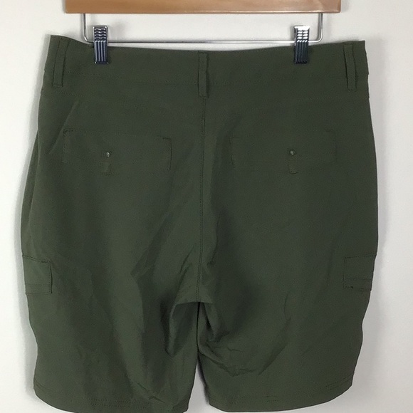 Brand new with tags Lee active performance collection Bermuda shorts green Sz 10 - Picture 4 of 5